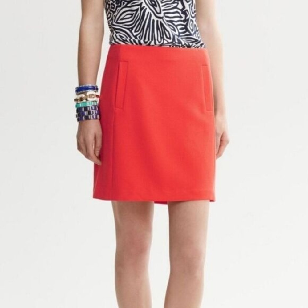 Banana Republic Coral Red Textured Mini Skirt with Pockets Size 6